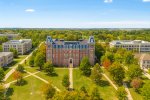 Hogs, History, and Heritage: Immagine della carta The University of Arkansas Quest