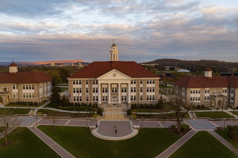 Dukes on the Loose: The Ultimate JMU Challenge