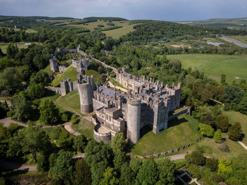 Stones, Thrones & Unknowns