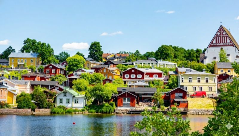 Path through Porvoo: The Scenic Hunt