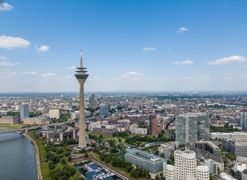 Düsseldorf: The Rhine and Dine Hunt