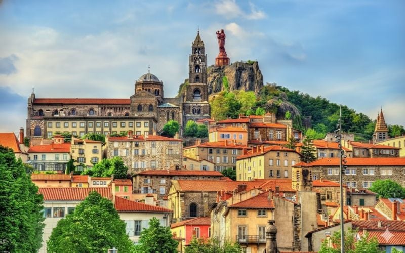Clued de Puy: Solving Secrets in the Sacred Hills