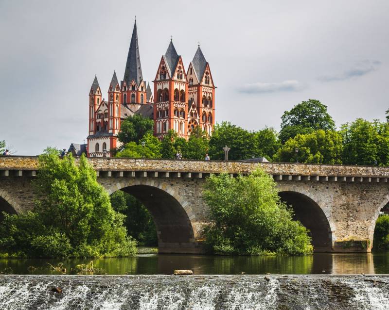 Bridges & Bells: A Hunt Through Limburg