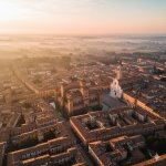 Ferrara: Facetten einer Renaissance-Hauptstadt Jagd Scavenger Hunt Karte Bild