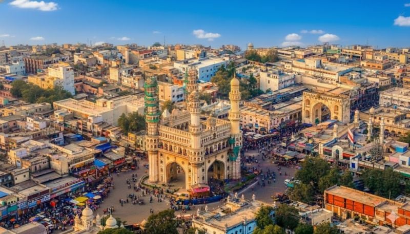 Spice, Seek, Repeat: The Charminar Chase