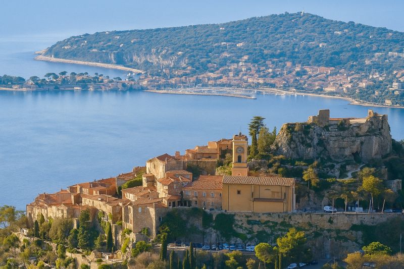 Eze-ential Clues: A Hunt on the Edge of the Sky