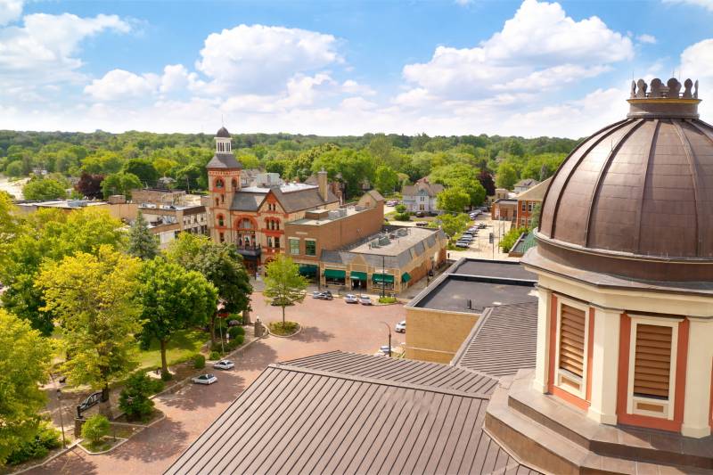 Woodstock Illinois Scavenger Hunt hero photo