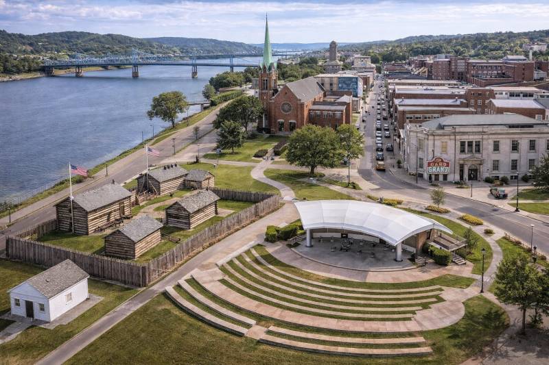 Zdj&eogon;cie karty "Steubenville History Hits Hard Scavenger Hunt"