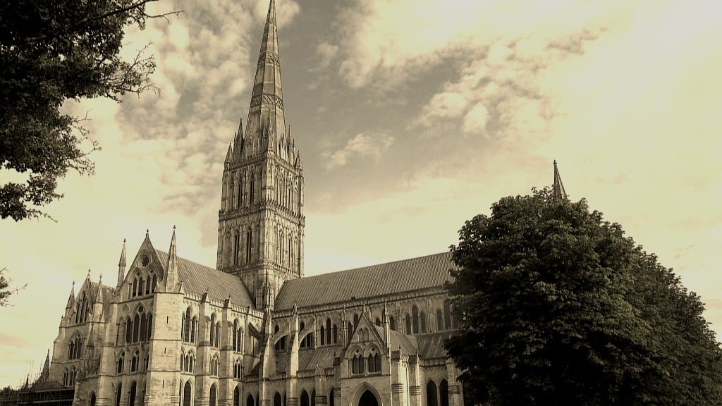 Gambar kartu Spire of Fright: Jantung Angker Salisbury