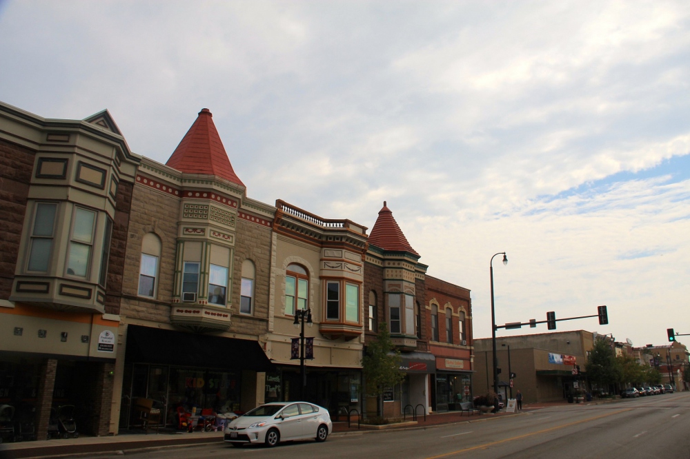 DeKalb‘s Dazzling Downtown Dash