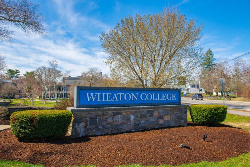 Wheaton College (IL) Scavenger Hunt हीरो फ़ोटो