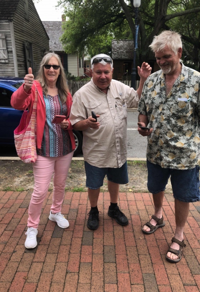 Týmová fotka z Pensacola Scavenger Hunt